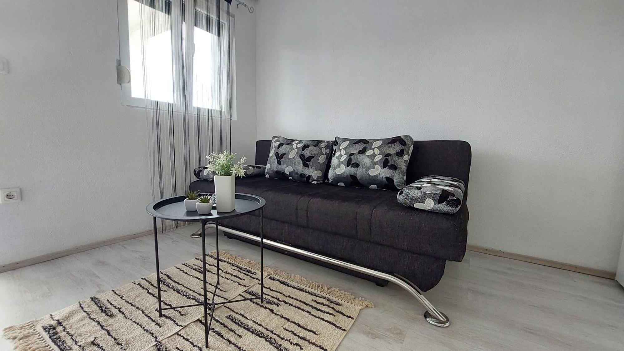 Apartmani Zana Pirovac Exterior foto